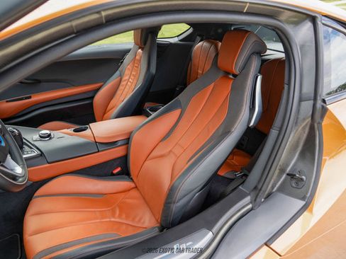 Used 2019 BMW i8 Coupe AWD/4WD image 47