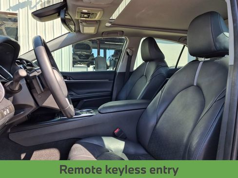Used 2020 Toyota Camry XSE FWD image 15