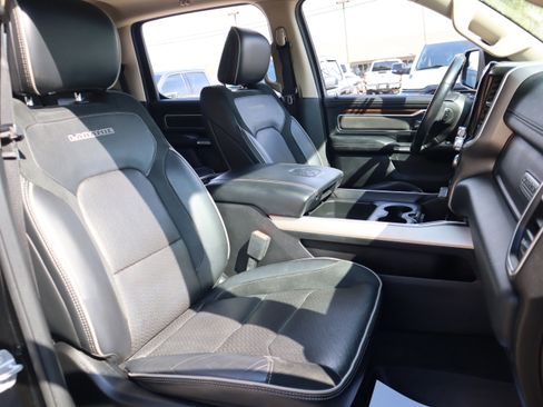 Used 2021 RAM 1500 Laramie image 36