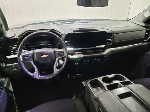 Used 2022 Chevrolet Silverado 1500 LT image 4