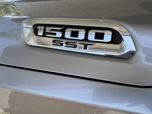 Used 2025 RAM 1500 Laramie AWD/4WD image 4