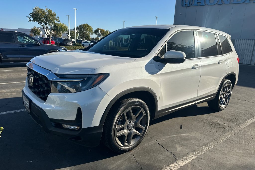Certified 2023 Honda Passport EX-L image 1