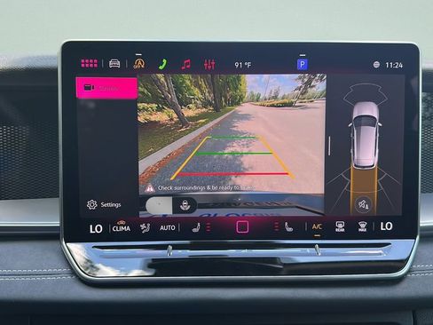 New 2026 Volkswagen Tiguan SE image 16