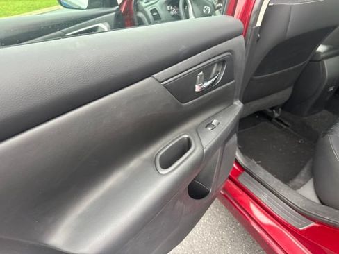 Used 2018 Nissan Altima 2.5 S w/ S Convenience Package FWD image 7