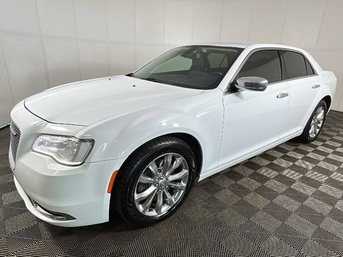 Used 2018 Chrysler 300 Limited AWD/4WD image 7