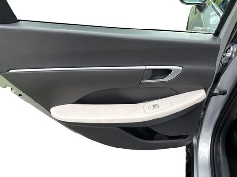 Used 2025 Hyundai Sonata SEL FWD image 27