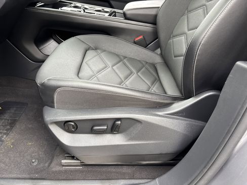 Used 2024 Volkswagen Atlas SE image 19