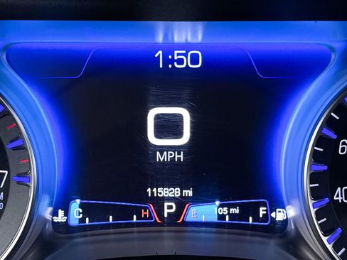 Used 2018 Chrysler 300 Limited image 28