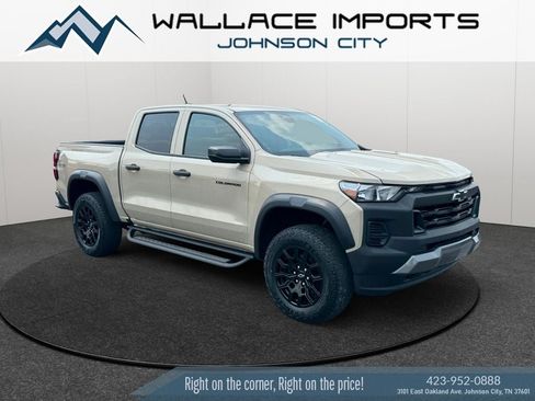 Used 2024 Chevrolet Colorado Trail Boss w/ Advanced Trailering Package AWD/4WD image 7
