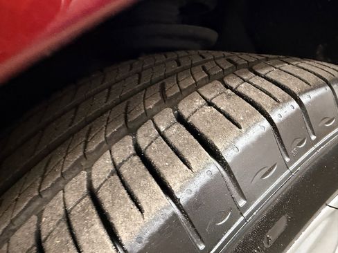 Used 2018 Cadillac XT5 Platinum w/ Driver Assist Package image 8