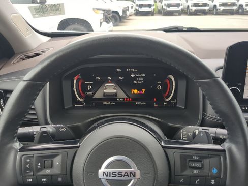 Used 2021 Nissan Rogue Platinum AWD/4WD image 12