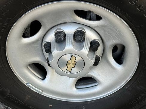 Used 2025 Chevrolet Express 2500 Extended w/ Driver Convenience Package image 36