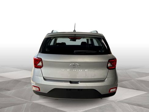 Used 2025 Hyundai Venue SEL FWD image 7