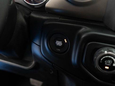 Used 2020 Jeep Gladiator Sport image 26