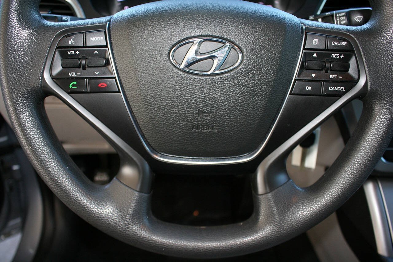 Used 2017 Hyundai Sonata SE FWD image 16