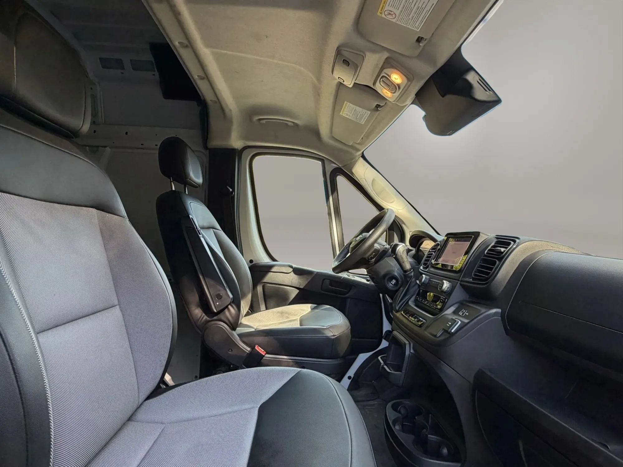Used 2025 RAM ProMaster 2500 w/ Convenience Group FWD image 12