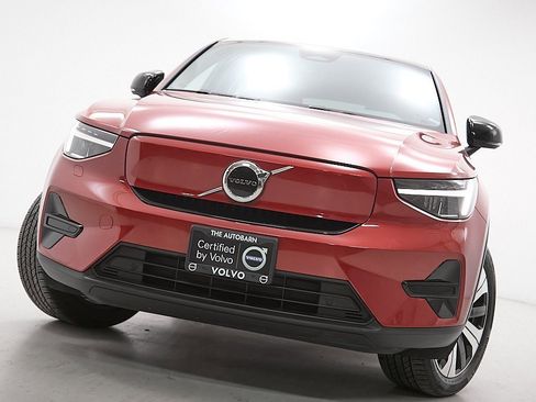 Certified 2023 Volvo C40 Recharge Core w/ Climate Package image 6