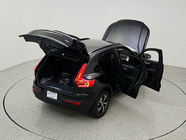 New 2026 Volvo XC40 B5 Core w/ Protection Package Premier AWD/4WD image 41