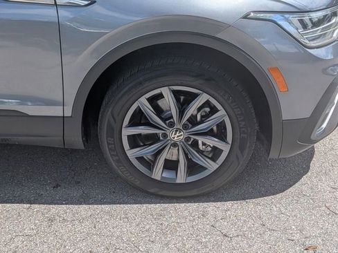 Certified 2023 Volkswagen Tiguan SE FWD image 9