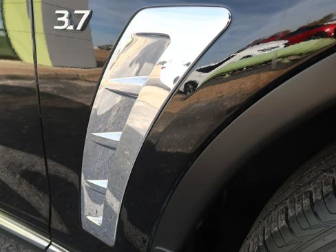 Used 2017 INFINITI QX70 3.7 w/ Premium Package image 55