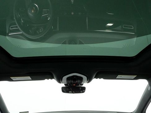 Certified 2026 Porsche Macan AWD/4WD image 21