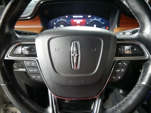 Used 2022 Lincoln Nautilus Reserve AWD/4WD image 25
