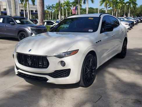 Used 2019 Maserati Levante AWD/4WD image 3