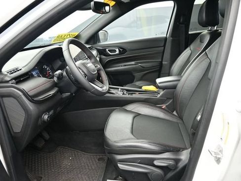 Used 2025 Jeep Compass Trailhawk AWD/4WD image 15