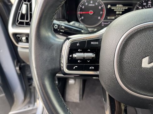 Certified 2023 Kia Sorento S w/ Panoramic Sunroof Package image 17