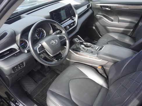 Used 2022 Toyota Highlander Platinum image 18