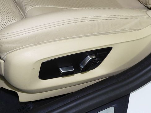 Used 2023 BMW 530i RWD image 23