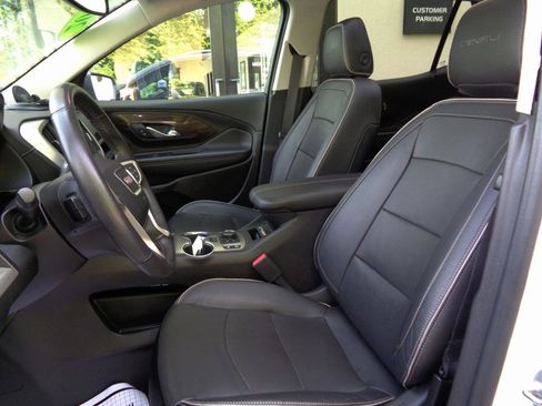 Used 2019 GMC Terrain Denali w/ Advanced Safety Package AWD/4WD image 9