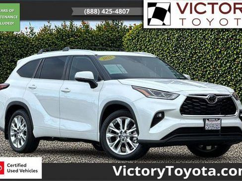 Certified 2025 Toyota Highlander Limited AWD/4WD image 1