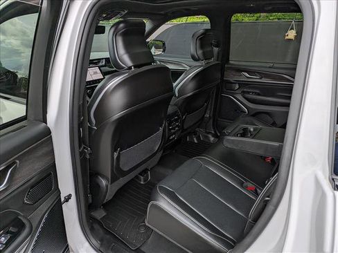 Used 2023 Jeep Grand Cherokee Overland w/ Luxury Tech Group IV AWD/4WD image 22