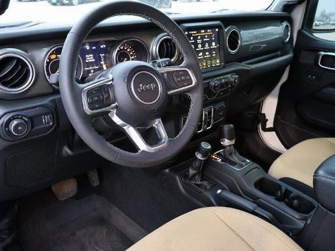 Used 2023 Jeep Wrangler Unlimited Sahara AWD/4WD image 19