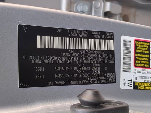 Certified 2024 Toyota Highlander XLE AWD/4WD image 25