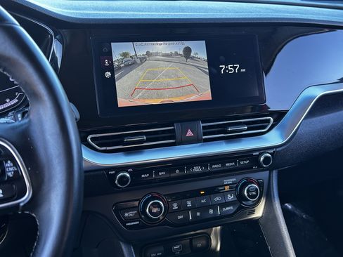 Certified 2022 Kia Niro Touring Special Edition image 27