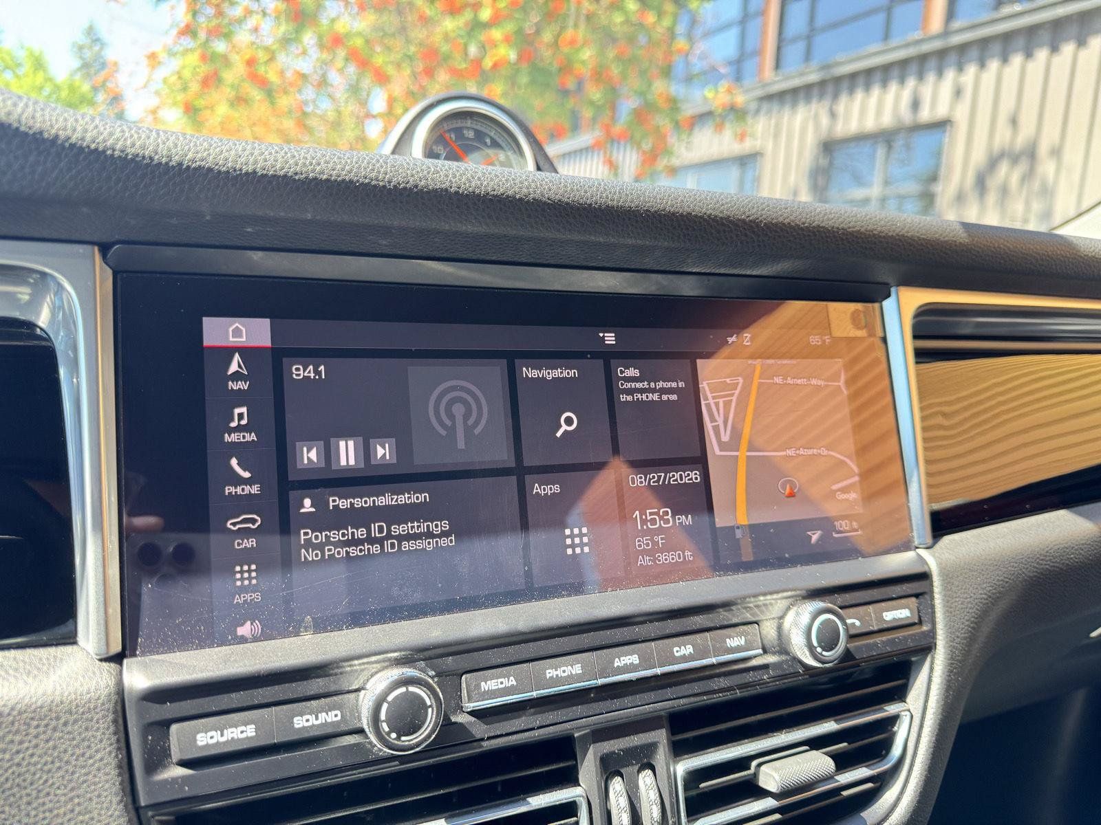 Used 2019 Porsche Macan AWD/4WD image 16