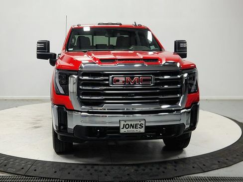 Used 2024 GMC Sierra 2500 SLE w/ SLE Value Package; AWD/4WD image 3