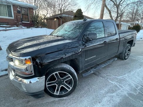 Used 2016 Chevrolet Silverado 1500 LT w/ LPO, Black Pack image 3