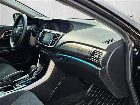 Used 2016 Honda Accord EX image 19
