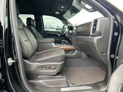 Certified 2025 Chevrolet Silverado 1500 High Country w/ Midnight Edition image 32