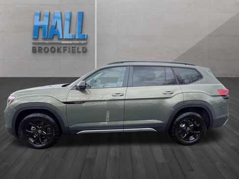 New 2026 Volkswagen Atlas Peak Edition AWD/4WD image 2