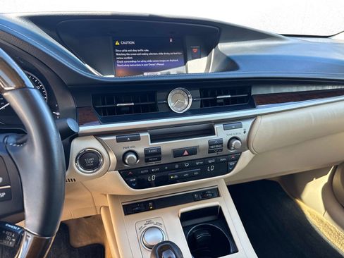 Used 2015 Lexus ES 350 w/ Premium Package FWD image 24