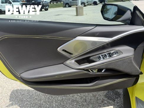 Used 2022 Chevrolet Corvette Stingray Premium Conv w/ Z51 Performance Package RWD image 10