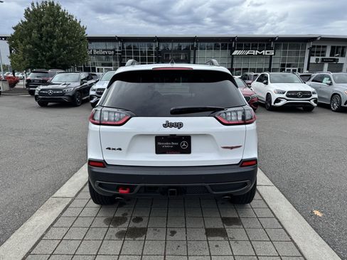 Used 2019 Jeep Cherokee Trailhawk AWD/4WD image 5