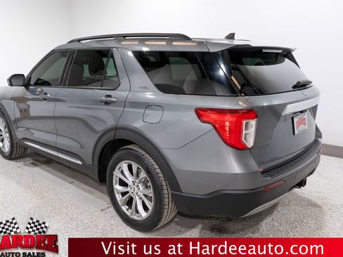 Used 2022 Ford Explorer XLT w/ Equipment Group 202A image 3