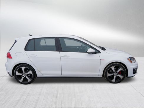 Used 2017 Volkswagen GTI S image 8