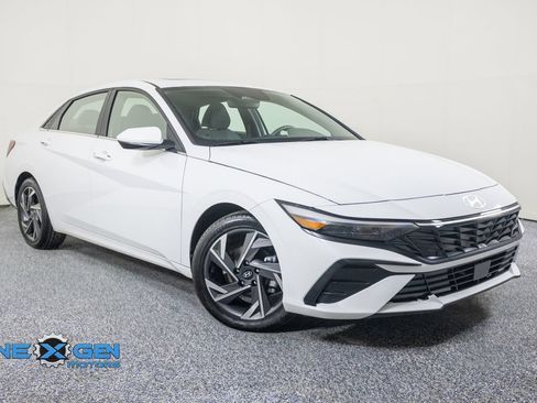 Used 2024 Hyundai Elantra SEL w/ Convenience Package FWD image 1