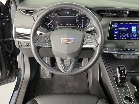 Certified 2023 Cadillac XT4 Premium Luxury AWD/4WD image 17